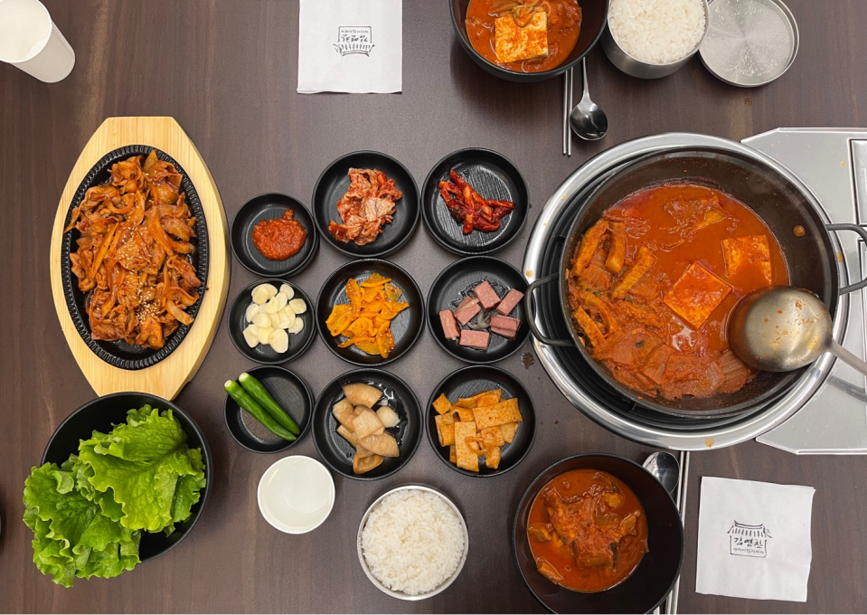 김영찬아저씨김치찌개 본점