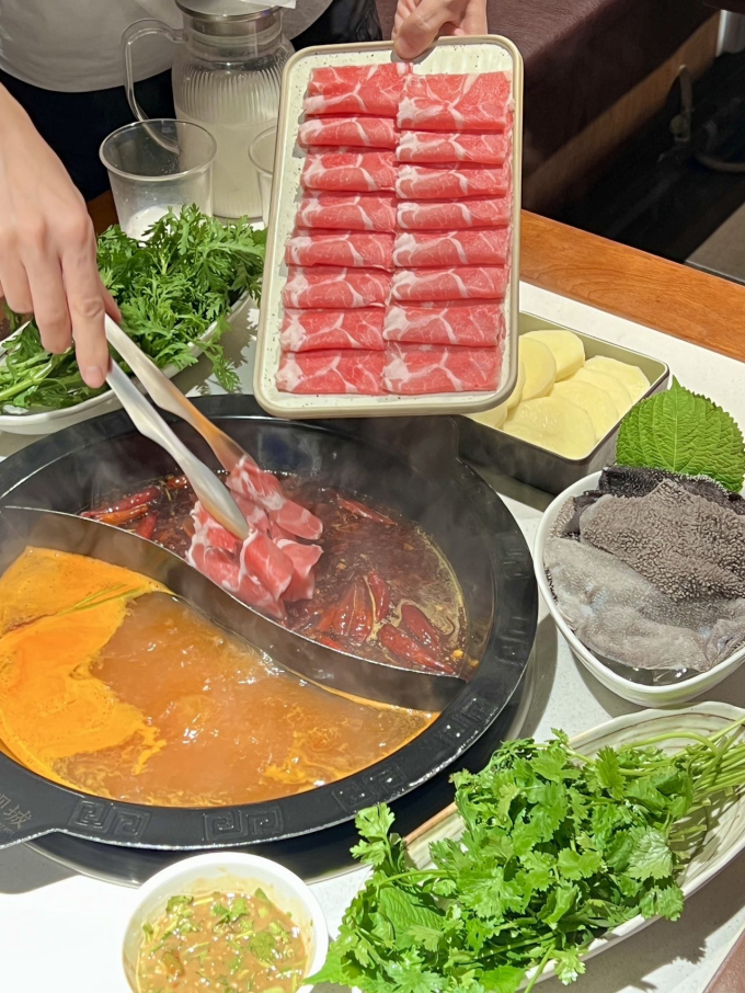 징관청훠궈 홍대점